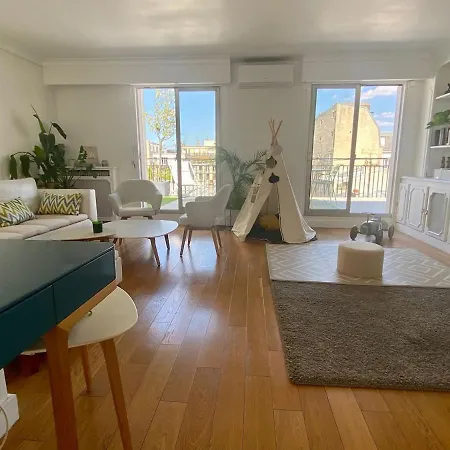 Rare ! 4br Penthouse With Terraces, Up To 7p, Near Champs-elysees Apartment Paris